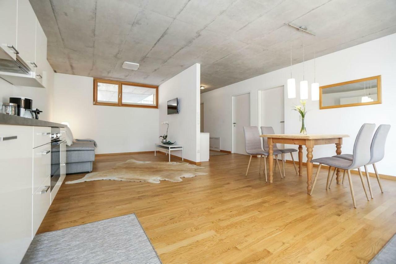 Gartenwohnung In Praemierter Wohnanlage Klaus  エクステリア 写真